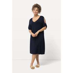 Damskie Sukienka plażowa z dżerseju dekolt w serek ozdobne tasiemki rękaw 1/2. Niebieskie sukienki Ulla Popken, na plażę, plus size, bez wzorów, z dżerseju, sportowe, bez kołnierzyka, plus size, bez ramiączek, sportowe. Za 239,99 zł.