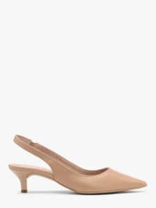 Beżowe czółenka slingback na obcasie typu kaczuszka. Brązowe czółenka Ryłko, bez wzorów, z gumy, bez obcasa, na obcasie, bez zapięcia. Za 379,99 zł.