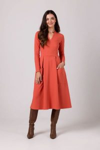 Rozkloszowana Sukienka z Kieszeniami - Ceglasta. Czerwone sukienki MOE, l, bez wzorów, z bawełny, bez kołnierzyka, bez ramiączek, rozkloszowane. Za 344,90 zł.