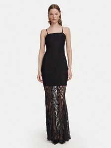 Guess Sukienka wieczorowa W6YK12 K4359 Czarny Slim Fit. Czarne sukienki Guess, xl, z aplikacjami, z syntetyku, wizytowe, bez kołnierzyka, bez ramiączek. Za 552,99 zł.