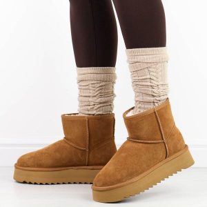 Camelowe skórzane ciepłe zimowe mukluki, eskimoski T.Sokolski 531. Brązowe buty zimowe Sokolski, ze skóry, z okrągłym noskiem, bez obcasa, na platformie, bez zapięcia. Za 199,00 zł.