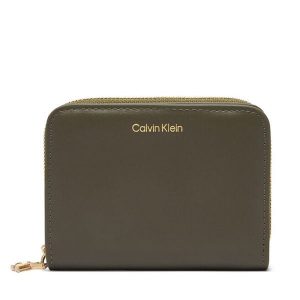 Portfel Calvin Klein. Zielone portfele Calvin Klein, bez wzorów. Za 289,99 zł.