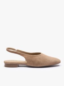 Jasnobrązowe wsuwane czółenka. Brązowe czółenka Ryłko, bez wzorów, ze skóry, bez obcasa, na płaskiej podeszwie, bez zapięcia. Za 349,99 zł.