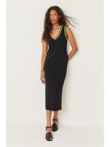 SKFK Sukienka "Ihara" w kolorze czarnym rozmiar: 34. Czarne sukienki SKFK, bez wzorów, z bawełny, bez kołnierzyka, bez ramiączek, midi. Za 208,99 zł.