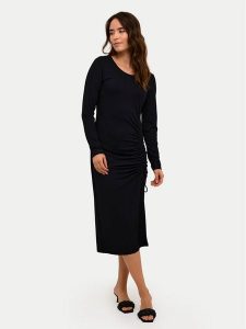Kaffe Sukienka codzienna Becca 10508889 Czarny Slim Fit. Czarne kombinezony Kaffe, s, bez wzorów, z wiskozy, bez kołnierzyka, bez ramiączek. Za 239,99 zł.