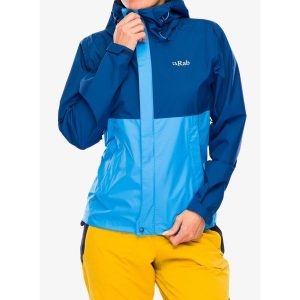 Kurtka przeciwdeszczowa damska Rab Downpour Eco Jacket. Niebieskie kurtki RAB, bez wzorów, bez kaptura. Za 580,43 zł.