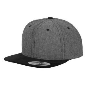 Zamszowa Czapka Z Daszkiem. Czarne czapki FLEXFIT, bez wzorów, z zamszu. Za 96,99 zł.