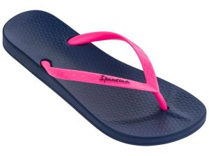 Japonki plażowe damskie Ipanema Anatomic Tan FEM. Niebieskie klapki Ipanema, bez wzorów, z gumy, bez obcasa, na płaskiej podeszwie. Za 52,64 zł.