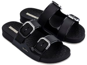 Klapki laczki damskie Ipanema Slide. Czarne klapki Ipanema, bez wzorów, z gumy, bez obcasa. Za 159,99 zł.