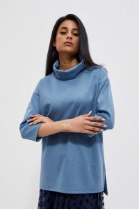 Bluza z golfem ciemnoniebieska. Niebieskie bluzy MOODO, m, bez wzorów, z elastanu, bez kaptura. W wyprzedaży za 29,99 zł.