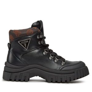 Botki Guess. Czarne botki Guess, z aplikacjami, bez obcasa, na płaskiej podeszwie, bez zapięcia. Za 339,99 zł.