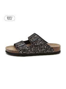 Teegu Klapki w kolorze czarnym rozmiar: 39. Czarne klapki teegu, bez wzorów, z otwartym noskiem, bez obcasa. Za 121,99 zł.