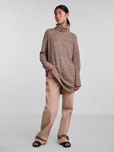 Pieces Sweter w kolorze jasnobrązowym rozmiar: S. Brązowe golfy Pieces, bez wzorów, z wełny. Za 74,63 zł.