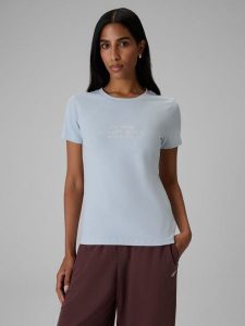 4F T-shirt slim z nadrukiem damski - niebieski M. Niebieskie t-shirty 4f, m, bez wzorów, z bawełny, bez kołnierzyka, bez ramiączek. Za 59,99 zł.