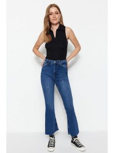 Trendyol Dżinsy - Flare fit - w kolorze niebieskim rozmiar: 34. Niebieskie jeansy Trendyol, bez wzorów, z podwyższonym stanem. Za 83,42 zł.