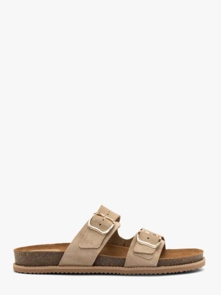 Piaskowe klapki damskie płaskie. Brązowe klapki Ryłko, bez wzorów, ze skóry, bez obcasa, na płaskiej podeszwie. W wyprzedaży za 299,99 zł.