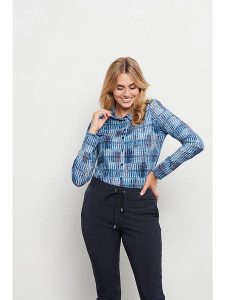 &Co Woman Bluzka "Lotte" w kolorze niebieskim rozmiar: M. Niebieskie bluzki &Co Woman, m, bez wzorów, bez kołnierzyka, bez ramiączek. Za 163,95 zł.