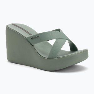 Klapki damskie Ipanema High Fashion II Slide. Zielone klapki Ipanema, bez wzorów, z materiału, bez obcasa. Za 139,99 zł.