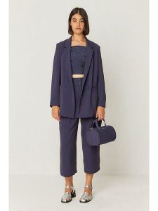 SKFK Torebka "Beuda" w kolorze granatowym rozmiar: onesize. Niebieskie torebki klasyczne SKFK, bez wzorów, z materiału, przez ramię, pikowane, bez dodatków. Za 208,99 zł.