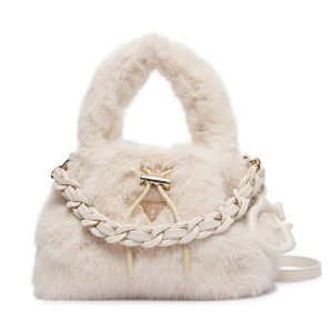 Torebka Guess. Białe torebki klasyczne Guess, z aplikacjami, bez dodatków. Za 264,99 zł.