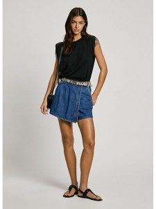 Pepe Jeans Szorty dżinsowe - Regular fit - w kolorze niebieskim rozmiar: W34. Niebieskie szorty Pepe Jeans, z aplikacjami, z jeansu, klasyczne, z podwyższonym stanem. Za 158,10 zł.