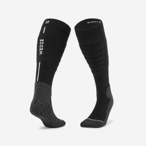 Skarpety narciarskie i snowboardowe dla dorosłych Wedze 100 Plus. Czerwone skarpetki WED'ZE, bez wzorów, z elastanu. Za 39,99 zł.