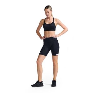 Spodenki triathlonowe damskie 2XU Core Tri. Czarne szorty 2XU, bez wzorów. Za 432,50 zł.