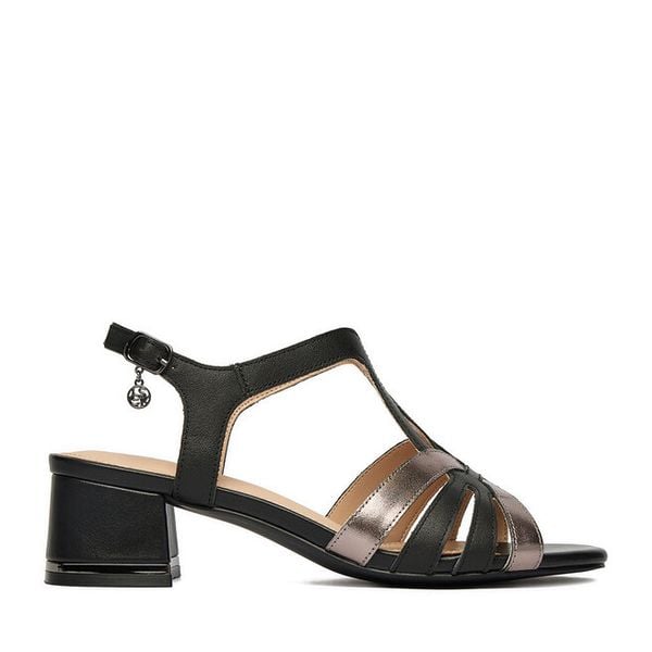 Sandały Lasocki. Czarne sandały Lasocki, bez wzorów, bez obcasa, na słupku, bez zapięcia. Za 199,99 zł.