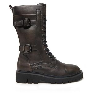 Kozaki TWINSET. Brązowe kozaki Twinset, bez wzorów, bez obcasa, na płaskiej podeszwie, bez zapięcia. Za 789,99 zł.