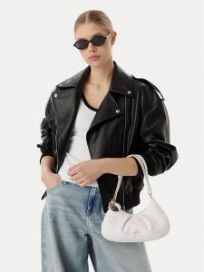 Calvin Klein Torebka Engraved Hw LV04F3554G Biały. Białe torebki klasyczne Calvin Klein, bez wzorów, ze skóry, bez dodatków. Za 369,99 zł.