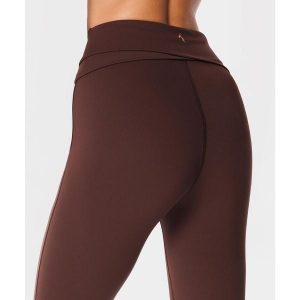 Legginsy sportowe dla kobiet z kopertowym tyłem Carpatree Balletcore. Brązowe legginsy Carpatree, bez wzorów, z podwyższonym stanem. W wyprzedaży za 186,99 zł.