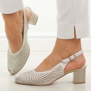 Złote przec. skórzane Polskie czółenka damskie Deoni D136. Żółte czółenka Deoni, w ażurowe wzory, ze skóry, bez obcasa, na obcasie, bez zapięcia. Za 429,00 zł.