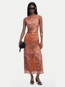 Desigual Sukienka koktajlowa Lua 25WWVK26 Pomarańczowy Slim Fit. Brązowe sukienki Desigual, l, bez wzorów, z syntetyku, wizytowe, bez kołnierzyka, bez ramiączek. Za 539,99 zł.