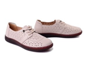 ARTIKER RELAKS 58C1511 beige, półbuty damskie. Brązowe półbuty Artiker Relaks, na lato, w ażurowe wzory, ze skóry, bez obcasa, bez zapięcia. Za 165,67 zł.