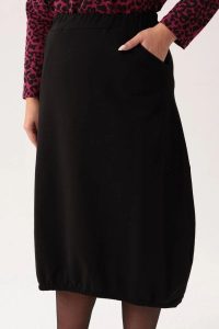 Czarna dresowa spódnica Karina PLUS SIZE XXL. Czarne spódnice Moda Size Plus Iwanek, na co dzień, l, bez wzorów, z bawełny, eleganckie, plus size, mini. Za 199,90 zł.