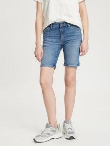 Cross Jeans Szorty dżinsowe w kolorze niebieskim rozmiar: W31. Niebieskie szorty Cross Jeans, z aplikacjami, z jeansu, klasyczne, z podwyższonym stanem. Za 114,17 zł.