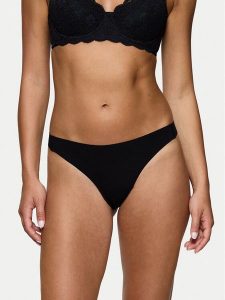 Triumph Stringi Smart Invisible 10222291 Czarny. Czarne stringi Triumph, bez wzorów, z syntetyku. Za 49,99 zł.