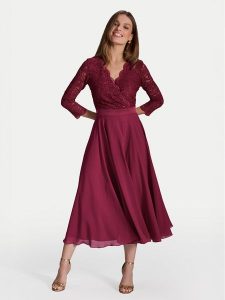 Swing Sukienka koktajlowa 5AE29100 Bordowy Regular Fit. Czerwone kombinezony Swing, bez wzorów, z syntetyku, wizytowe, bez kołnierzyka, bez ramiączek. Za 479,99 zł.