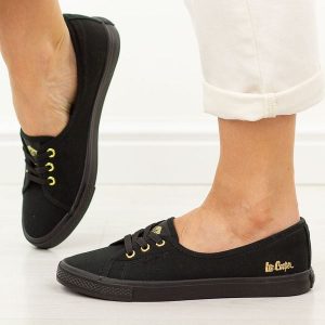 Czarne tenisówki damskie Lee Cooper 4045. Czarne balerinki Lee Cooper, bez wzorów, z jeansu, z okrągłym noskiem, bez obcasa, bez zapięcia. Za 159,00 zł.