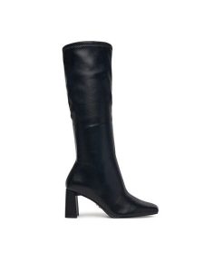 Steve Madden Kozaki Holly 11003501 Czarny. Czarne kozaki Steve Madden, bez wzorów, ze skóry, bez obcasa, na płaskiej podeszwie, bez zapięcia. Za 599,99 zł.