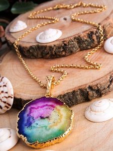 Pierres delicates Pozłacany naszyjnik z zawieszką - dł. 45 cm rozmiar: onesize. Żółte naszyjniki Pierres delicates, z kwarcem, pozłacane. Za 39,99 zł.