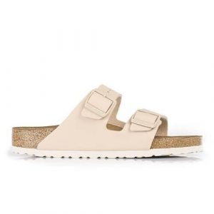 Klapki damskie Birkenstock Arizona. Brązowe klapki Birkenstock, bez wzorów, z materiału, bez obcasa. Za 416,30 zł.