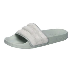 Klapki basenowe adidas Adilette Noshower. Zielone klapki ADIDAS, bez wzorów, z materiału, bez obcasa. Za 176,00 zł.