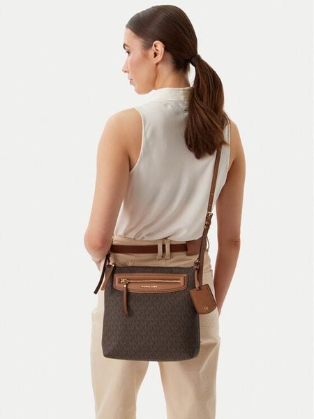 MICHAEL Michael Kors Torebka Jet Set Travel 32S6GTVC7B Brązowy. Brązowe torebki klasyczne MICHAEL Michael Kors, bez wzorów, ze skóry, bez dodatków. Za 683,99 zł.
