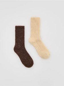 Skarpetki z domieszką wełny 2 pack - brązowy. Brązowe skarpetki Reserved, bez wzorów, z wełny. Za 59,99 zł.