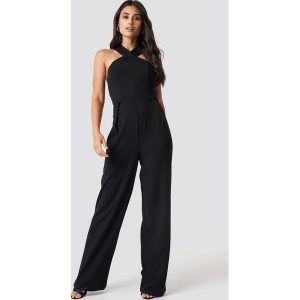 Dilara x NA-KD Wide Leg Cross Neck Jumpsuit - Black. Kombinezony marki Dilara x NA-KD. Za 242,95 zł.