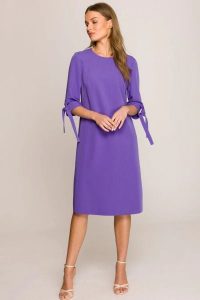 Klasyczna elegancka sukienka trapezowa fioletowa. Fioletowe sukienki Stylove, do pracy, l, bez wzorów, z materiału, biznesowe, bez kołnierzyka, bez ramiączek, proste. Za 299,00 zł.