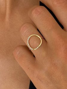 DIA DIAMONDS Pozłacany pierścionek z diamentami rozmiar: 54. Żółte pierścionki DIA DIAMONDS, z diamentem, pozłacane. Za 240,43 zł.