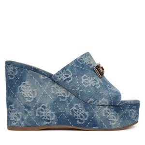 Klapki Guess. Niebieskie klapki Guess, z aplikacjami, bez obcasa. Za 494,99 zł.