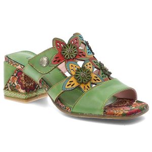 Klapki damskie Laura Vita, cholewka skóra naturalna kwiatowe aplikacje wsuwany fason otwarty nosek stabilny obcas miękka wkładka, zielone, Jacqueso 0. Zielone klapki LAURA VITA, z aplikacjami, ze skóry, z otwartym noskiem, bez obcasa, na obcasie. Za 309,00 zł.